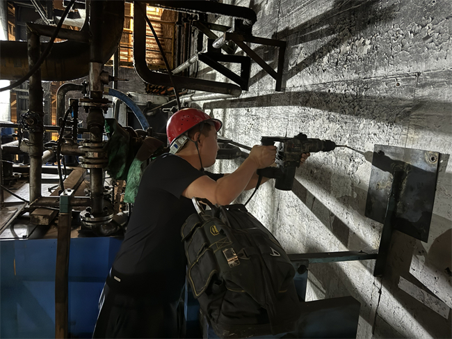 油中水分測(cè)量傳感器介紹（油中水分測(cè)量傳感器在工業(yè)設(shè)備中的運(yùn)用案例）