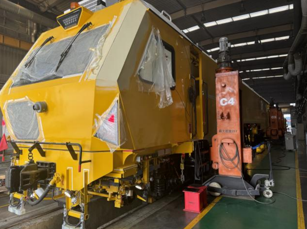 中國鐵建壓軌列車智能在線油液監測系統應用案例